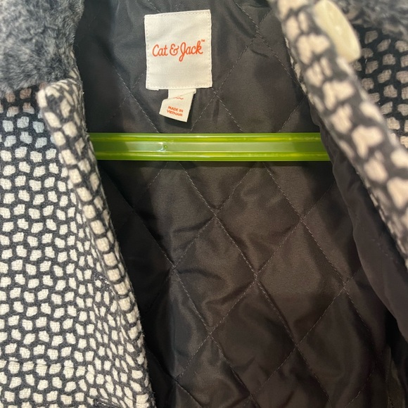 Cat and Jack coat 3T - Picture 4 of 4